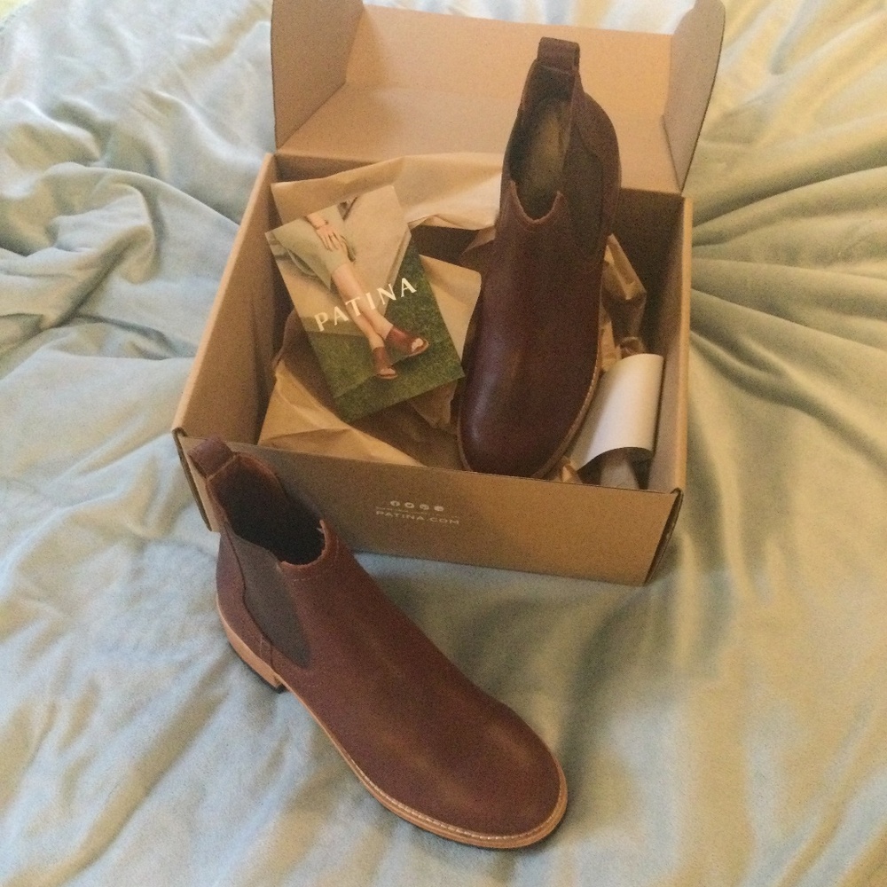 Classic Leather Chelsea Boot NWT